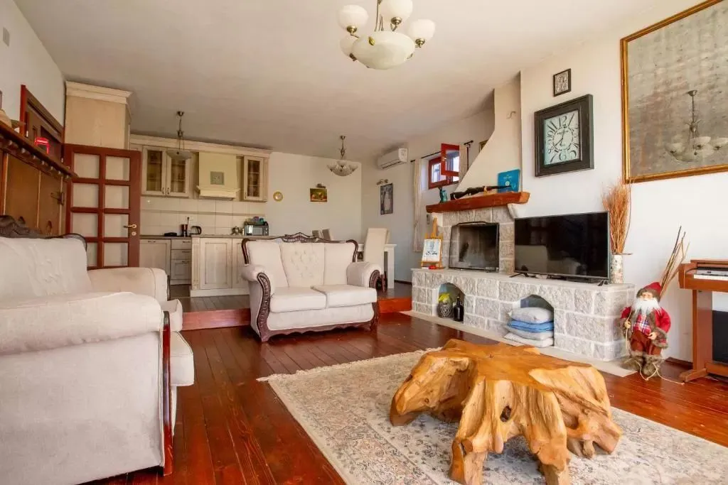 Prodaja, kuća, 210m², Zagora, Kotor
