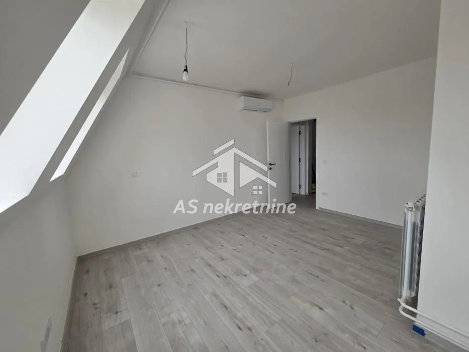 Rent, four bedroom apartment, 76m², Stari Grad, Beograd