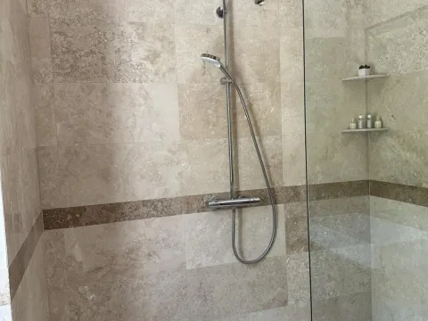 Sale, one bedroom apartment, 55m², Reževići, Budva - image 9