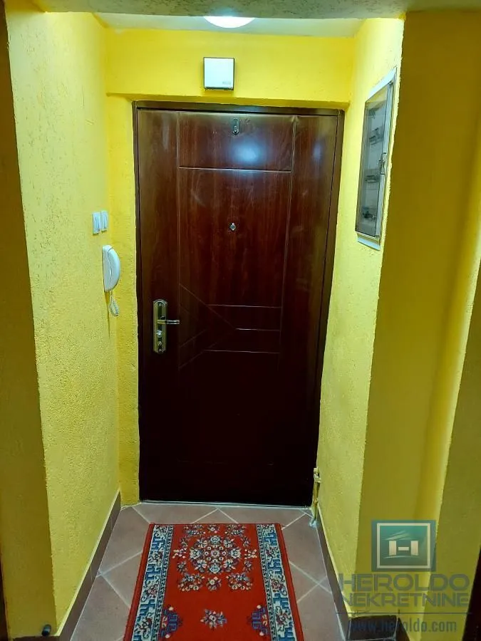 Prodaja, trosoban stan, 77m², Pijaca, Jagodina