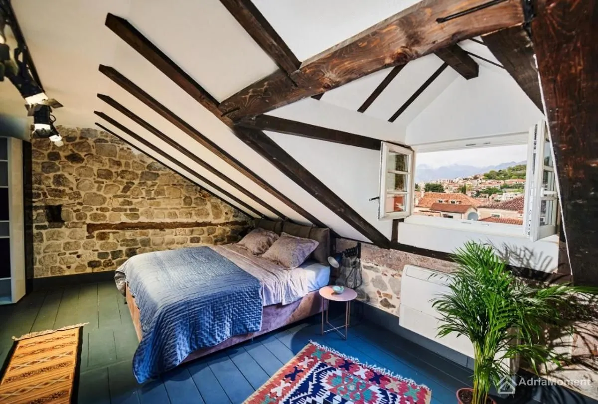 Sale, two bedroom apartment, 108m², Kotor, Crna Gora