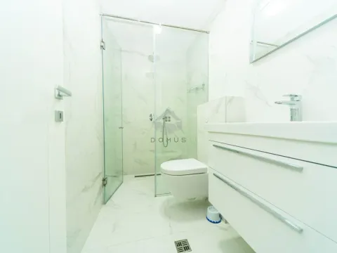 Izdavanje, trosoban stan, 130m², Dalmatinska ulica, Podgorica - image 13