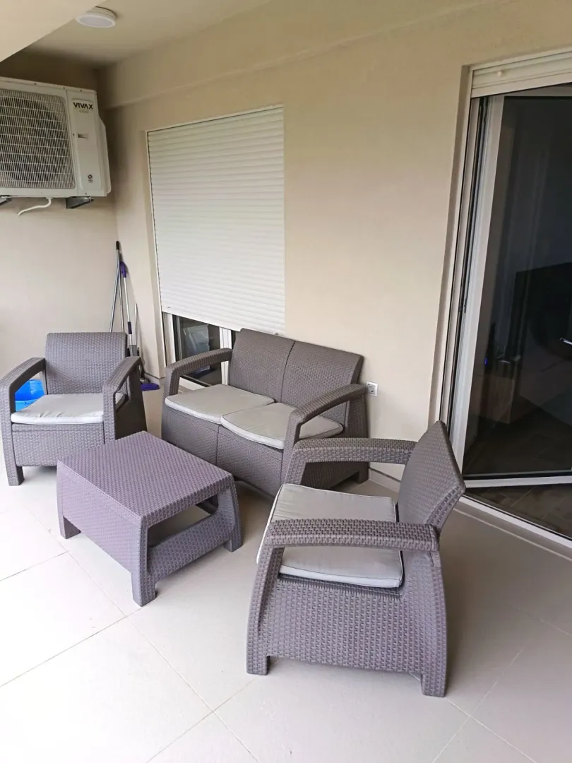 Izdavanje, dvosoban stan, 86m², Bečići, Budva