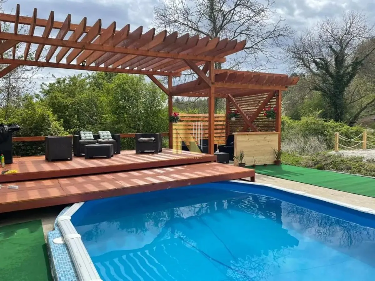 Sale, house, 196m², Irig, Srbija