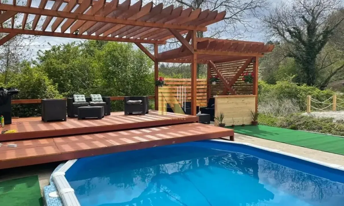 Prodaja, kuća, 196m², Irig, Srbija