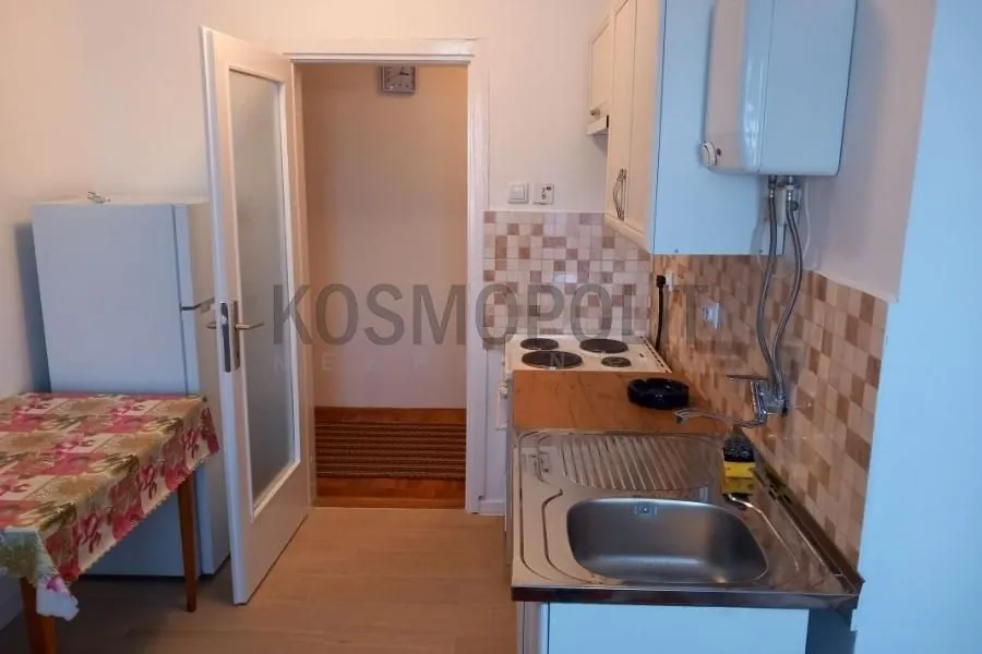Izdavanje, jednosoban stan, 44m², Borča 1, Borča Sve Podlokacije