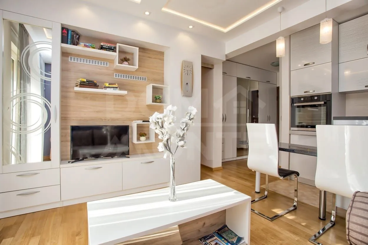 Rent, one bedroom apartment, 45m², Dobrota, Kotor