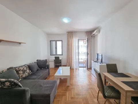 Rent, one bedroom apartment, 54m², Budva, Crna Gora - image 7