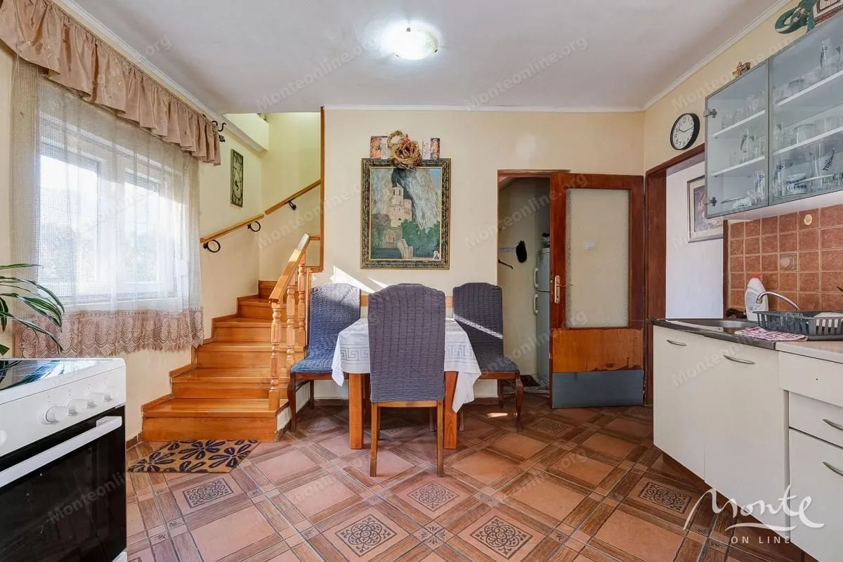 Prodaja, kuća, 219m², Dobrota, Kotor