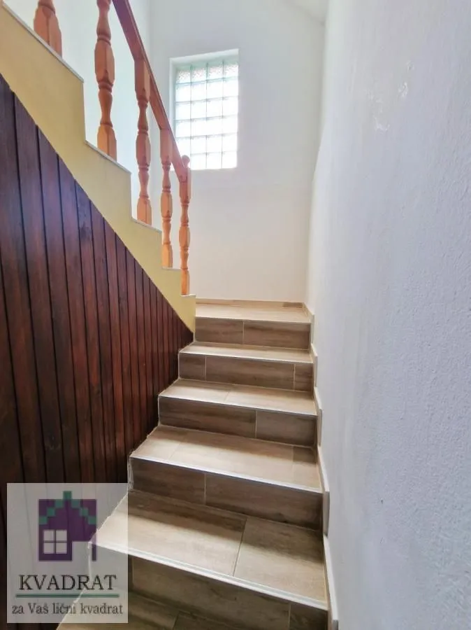 Prodaja, kuća, 219m², Centar, Ub