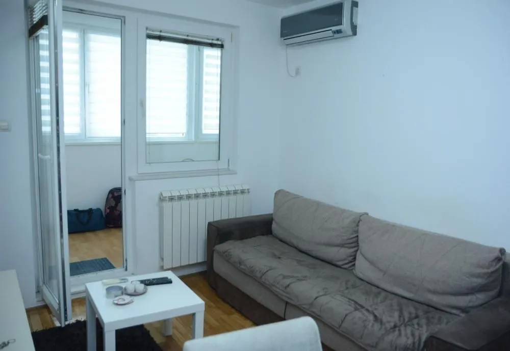 Rent, two bedroom apartment, 39m², Gradska Bolnica, Zvezdara Sve Podlokacije