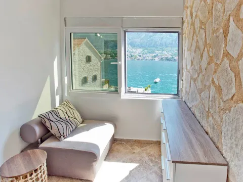 Sale, house, 200m², Muo, Kotor - image 15