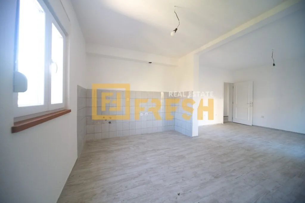 Sale, two bedroom apartment, 83m², Šušanj, Bar