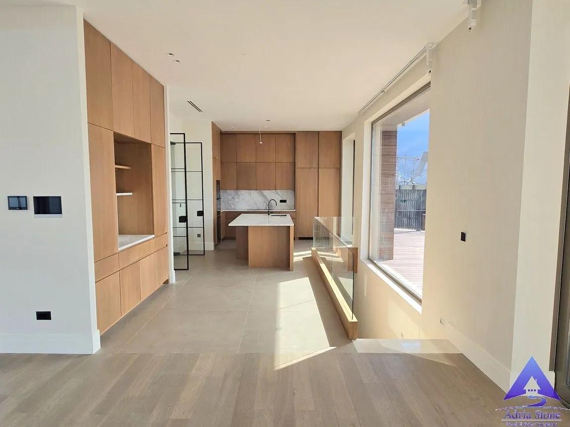 Sale, house, 473m², Kamenovo, Budva