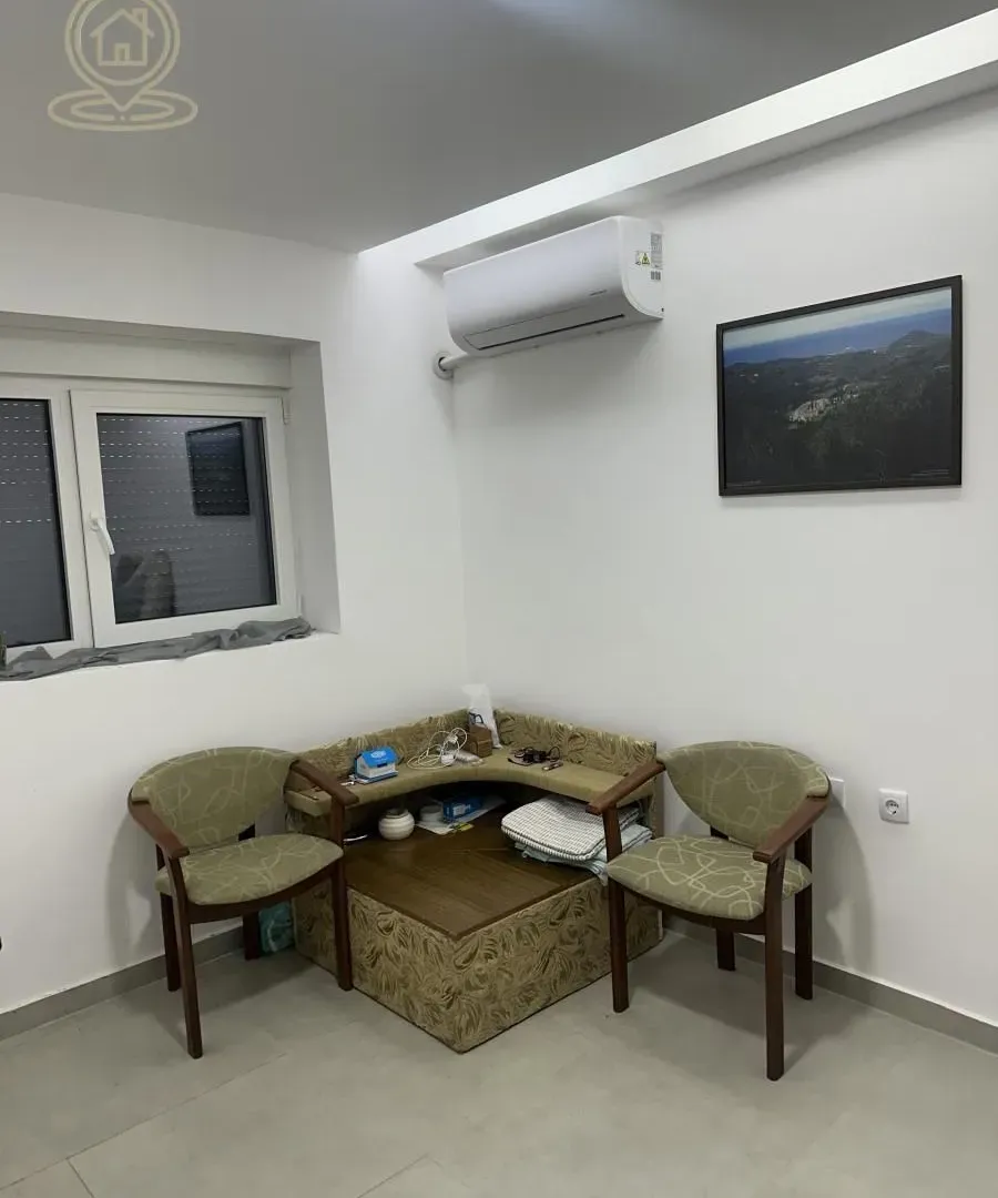 Rent, office space, 93m², Medijana, Niš
