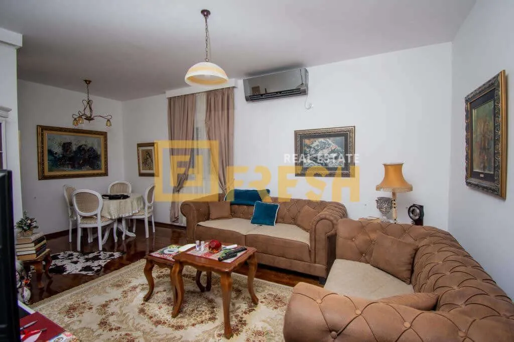 Prodaja, kuća, 220m², Ostalo, Podgorica