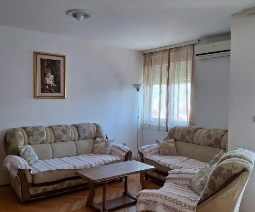 Izdavanje, jednosoban stan, 54m², Stari Aerodrom, Podgorica