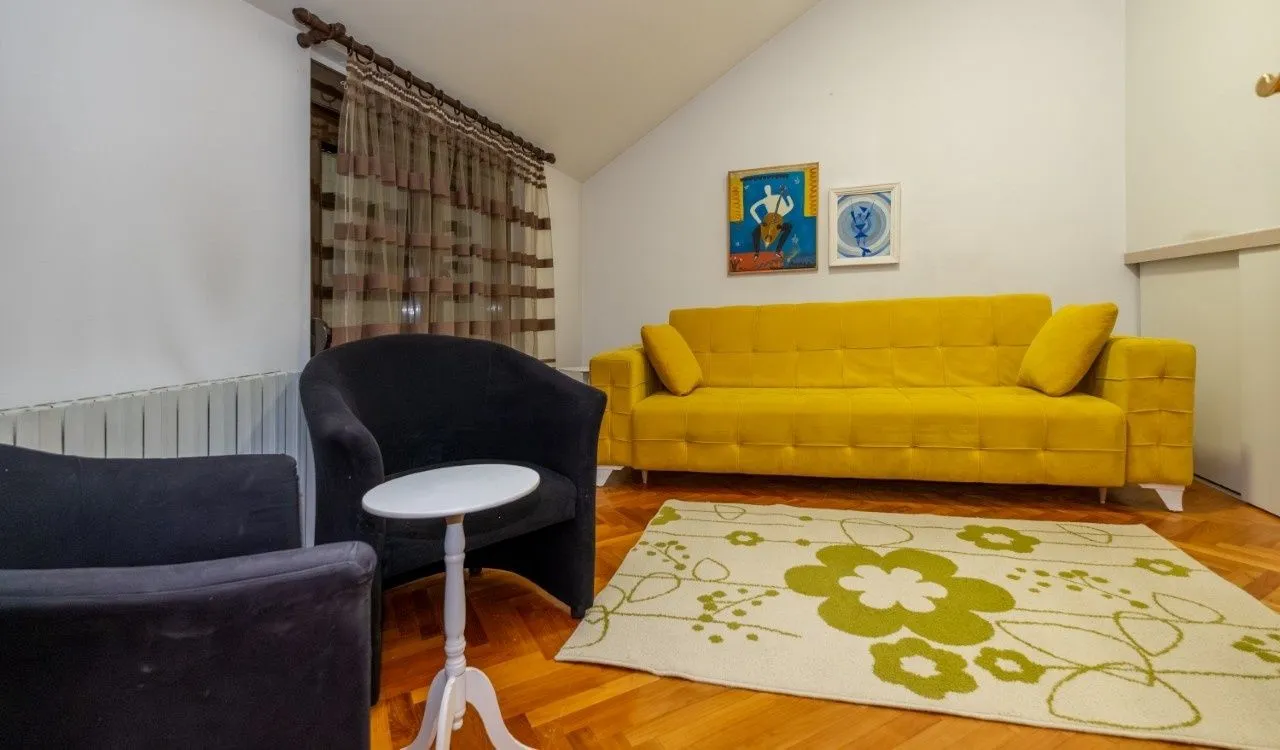 Rent, house, 280m², Gorica C, Podgorica