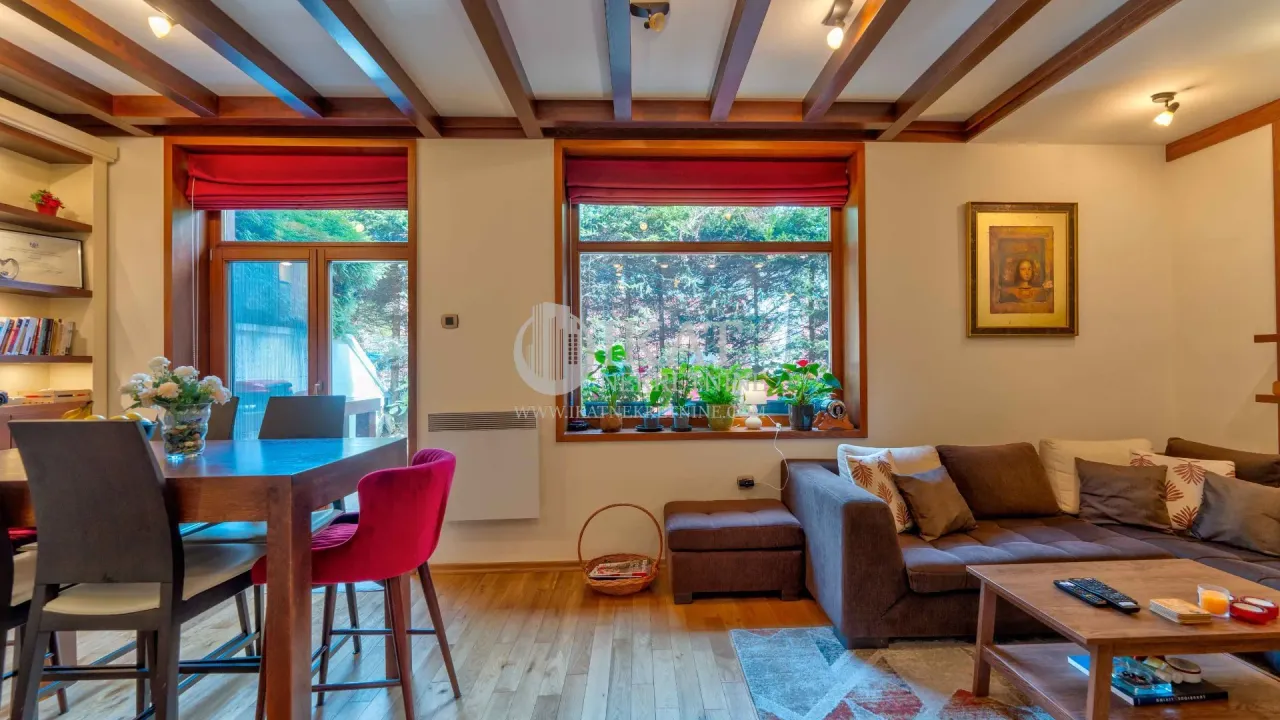 Prodaja, četvorosoban stan, 90m², 25. Maj, Zlatibor