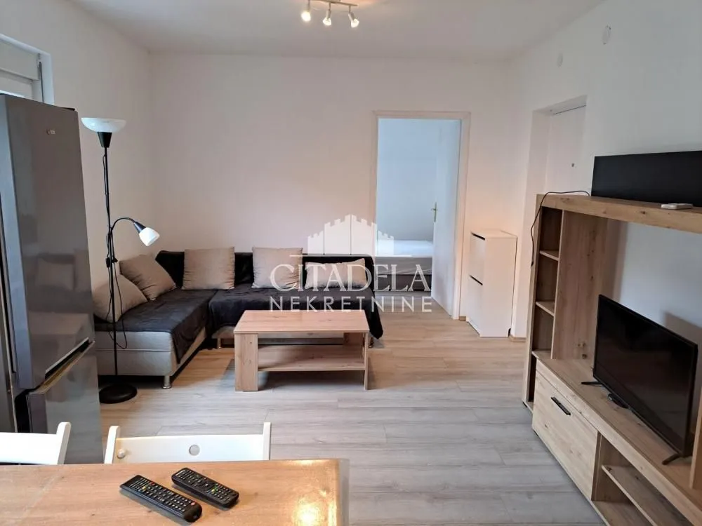 Izdavanje, dvosoban stan, 33m², Banjica, Voždovac Sve Podlokacije