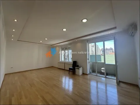 Rent, two bedroom apartment, 86m², Vračar Sve Podlokacije, Beograd