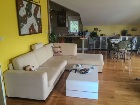 Izdavanje, dvosoban stan, 96m², Centar, Herceg Novi - image 10