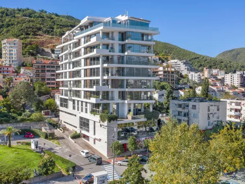 Prodaja, dvosoban stan, 100m², Budva, Crna Gora - image 1