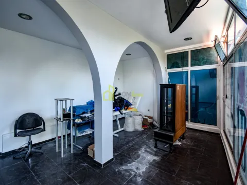 Izdavanje, poslovni prostor, 80m², Centar, Podgorica - image 4