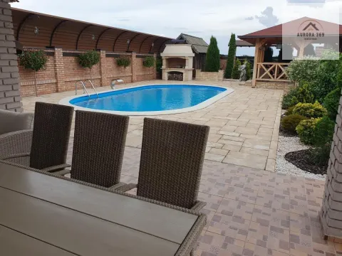 Prodaja, kuća, 215m², Ogar, Pećinci - image 4