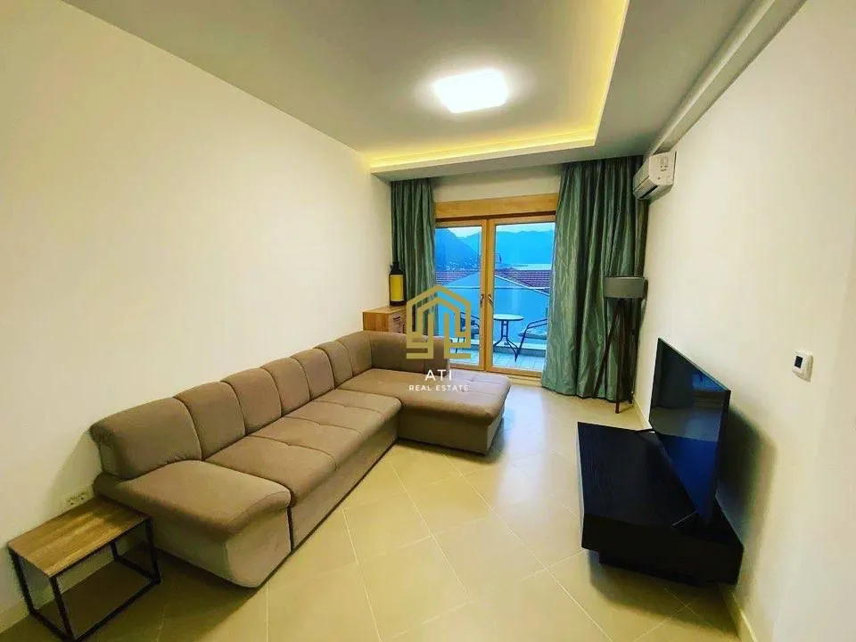 Prodaja, dvosoban stan, 62m², Dobrota, Kotor