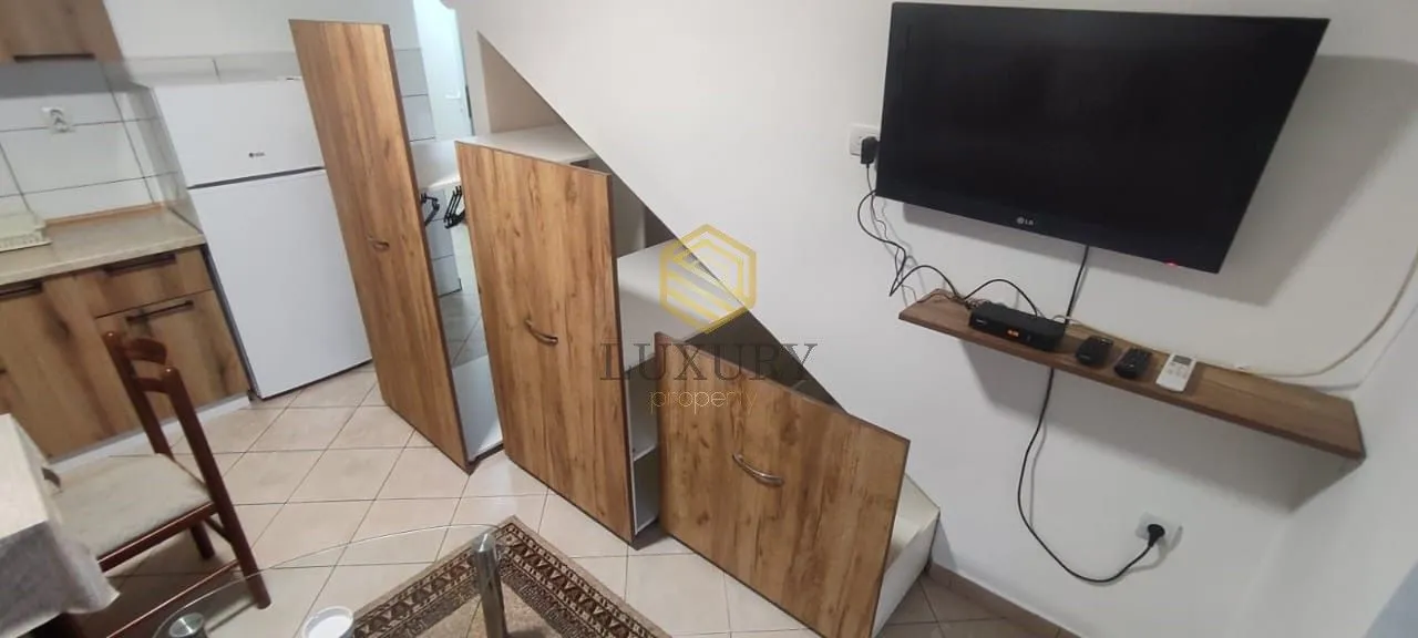 Izdavanje, garsonjera, 26m², Stari Aerodrom, Podgorica