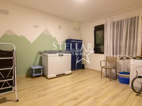 Izdavanje, kuća, 119m², Beri, Podgorica - image 9