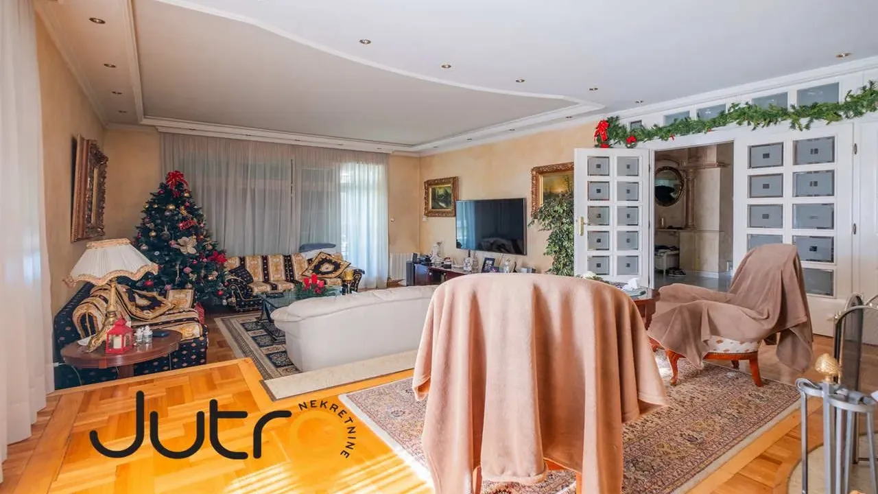 Izdavanje, kuća, 930m², Podgorica, Crna Gora