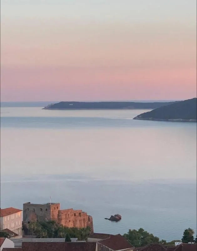 Prodaja, dvosoban stan, 62m², Herceg Novi, Crna Gora