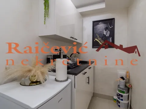 Prodaja, poslovni prostor, 57m², Kalenić Pijaca, Vračar Sve Podlokacije - image 9