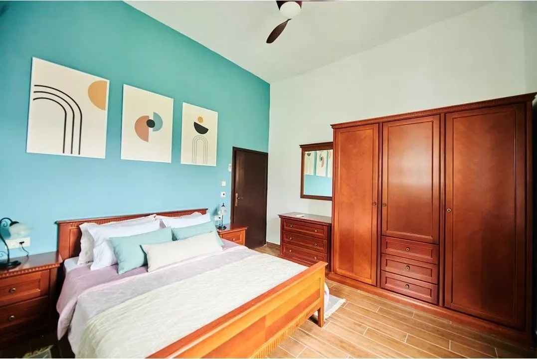 Prodaja, dvosoban stan, 129m², Dobrota, Kotor