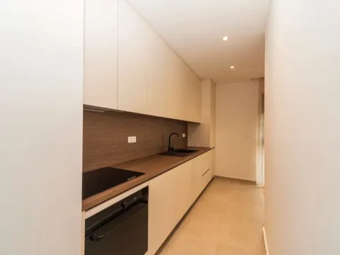 Izdavanje, dvosoban stan, 74m², City Kvart, Podgorica - image 3