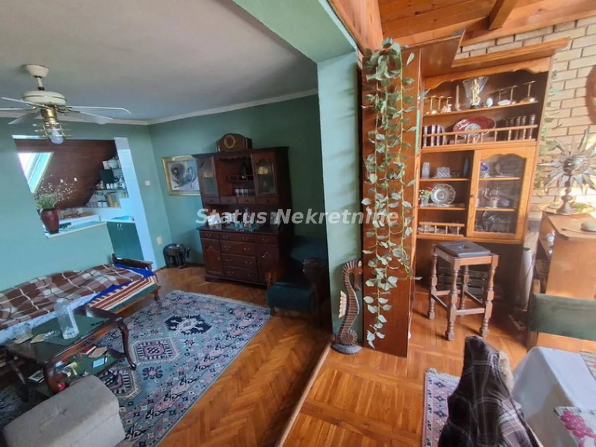Prodaja, kuća, 200m², Futog, Novi Sad Sve Podlokacije