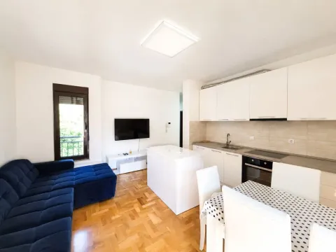 Sale, two bedroom apartment, 58m², Bečići, Budva - image 1