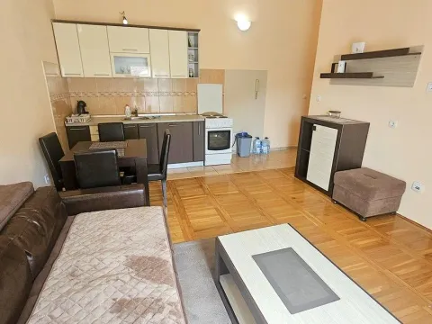 Rent, one bedroom apartment, 35m², Velji Vinogradi, Budva - image 2