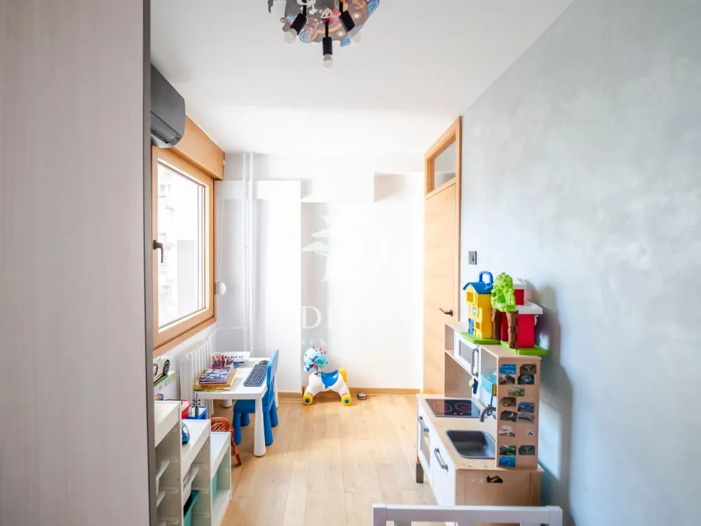 Prodaja, četvorosoban stan, 71m², Dorćol Sve Podlokacije, Beograd