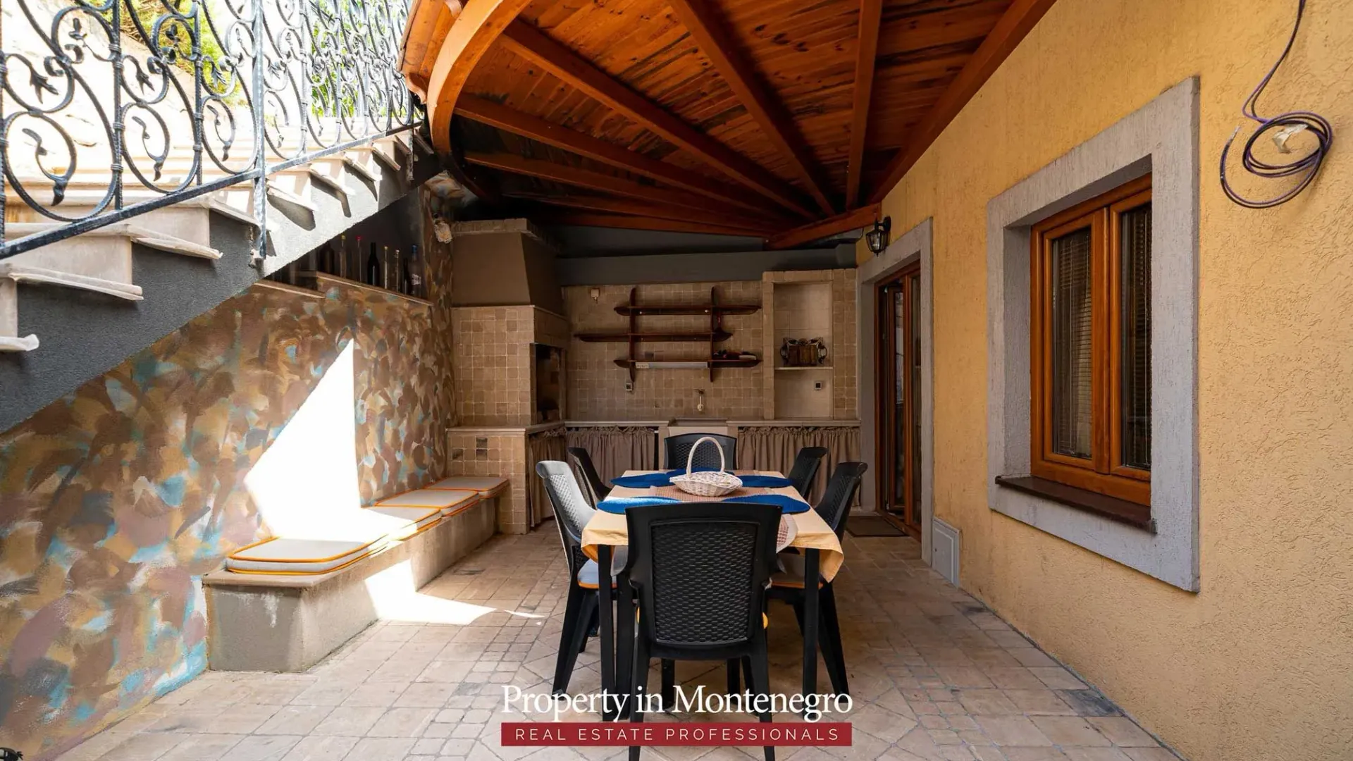 Sale, house, 266m², Kotor, Crna Gora