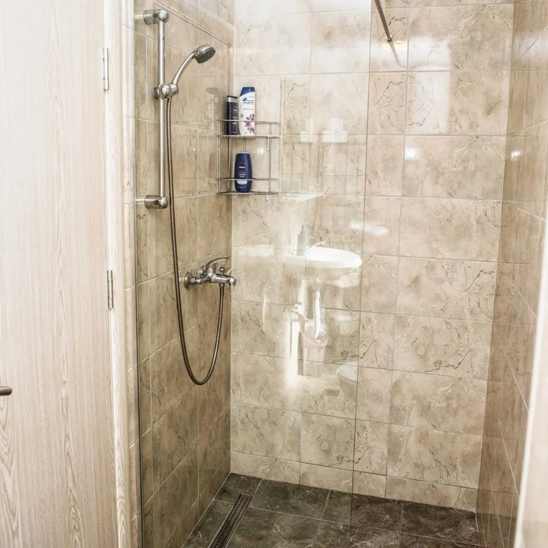 Izdavanje, jednosoban stan, 45m², Kalimanj, Tivat