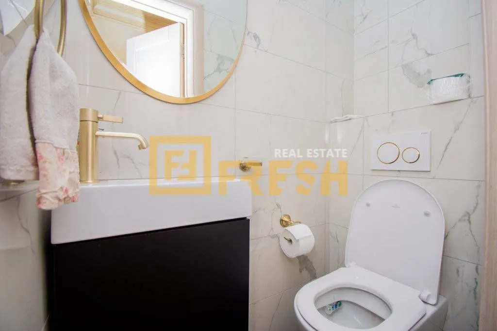 Prodaja, trosoban stan, 100m², Centar, Podgorica