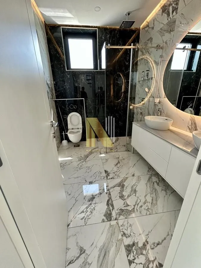 Izdavanje, kuća, 180m², Sremska Kamenica, Petrovaradin