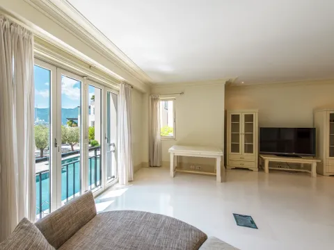 Izdavanje, dvosoban stan, 148m², Porto Montenegro, Tivat - image 5