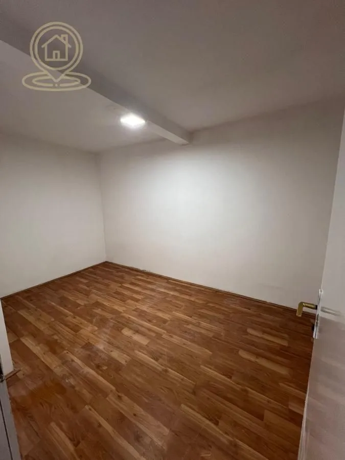 Rent, office space, 85m², Medijana, Niš