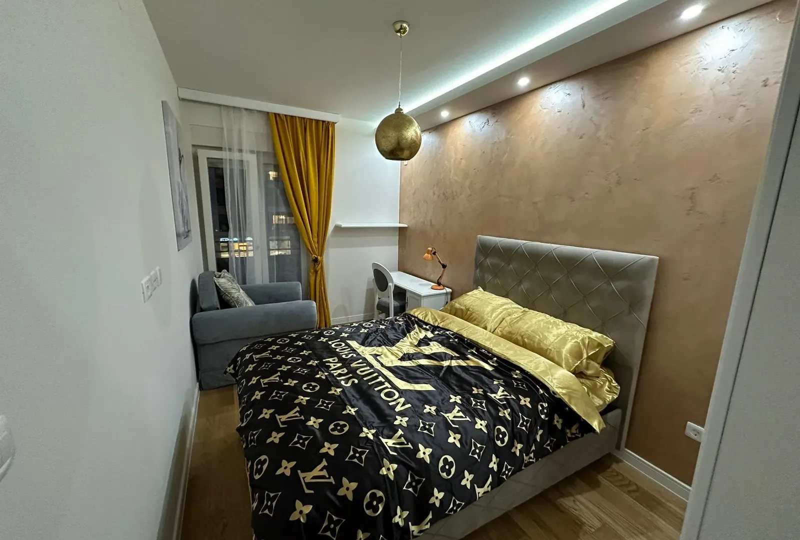 Izdavanje, stan, 42m², Central Point, Podgorica