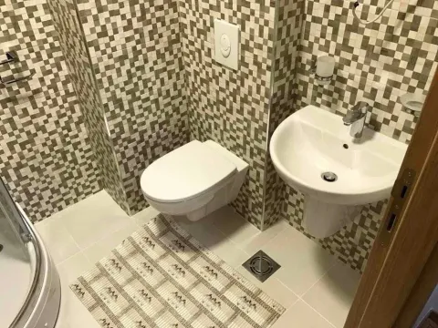 Izdavanje, jednosoban stan, 50m², City Kvart, Podgorica - image 8