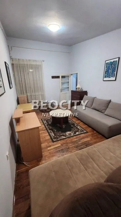 Izdavanje, jednosoban stan, 33m², Centar, Novi Sad